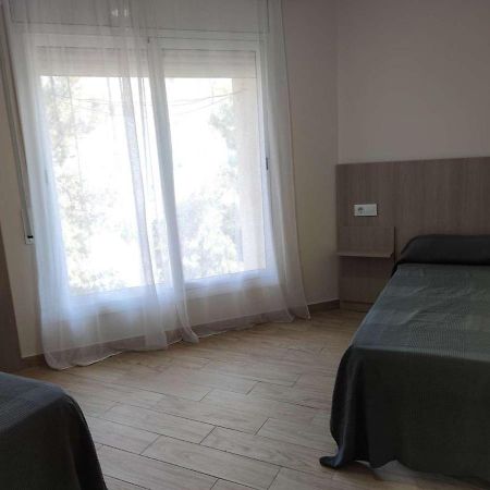 Apartamento Estels Л'Амполя Екстер'єр фото